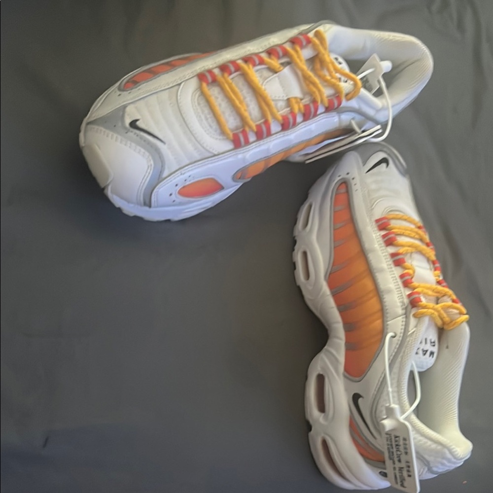 Women’s Nike Max Air White and Orange Athletic Shoes - Picture 3 of 9